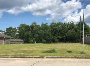 3650 Lake Arthur Dr, Port Arthur, TX 77642