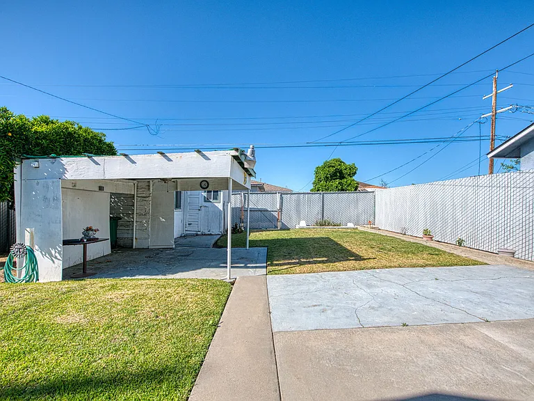 2434 Yerba St — Photo 38