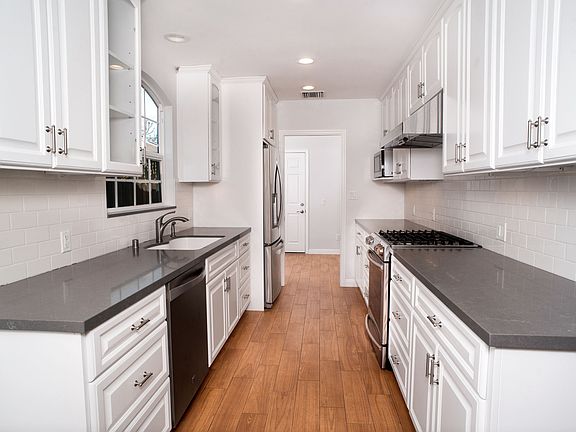 4th image of 6951 McLennan Ave