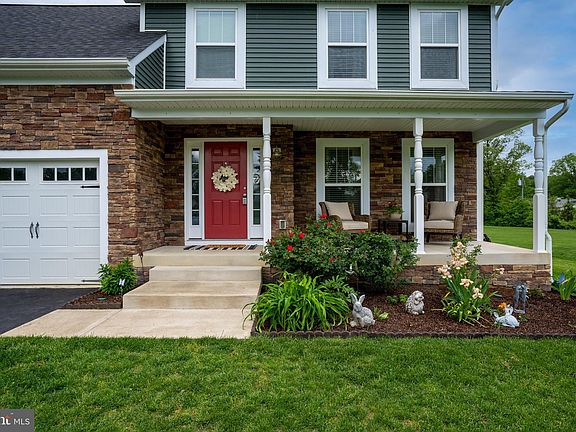 4th image of 7 Clarion Dr