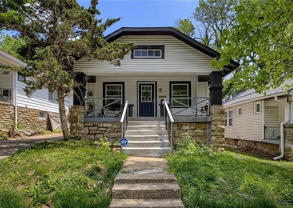 1st image of 4941 Michigan Ave