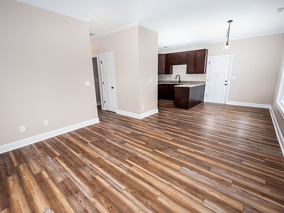 5th image of 130 Macdonald Blvd