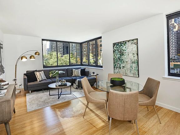 2nd image of 250 E 40th St APT 3E