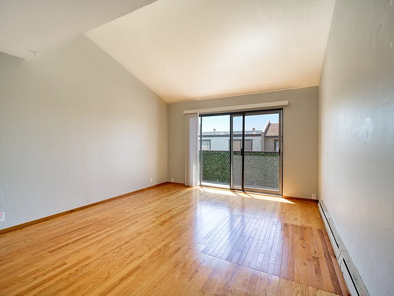 631 Brosnan Ct — Photo 9