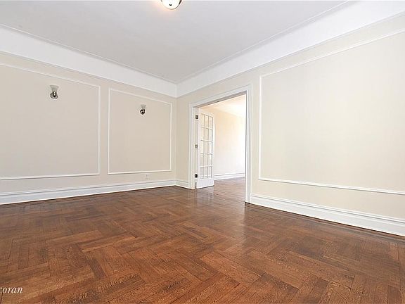 5th image of 3406 32nd St APT 7C