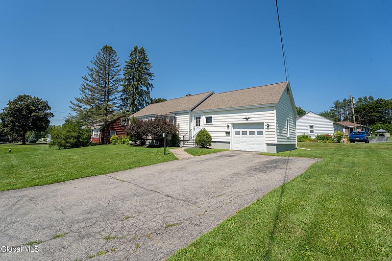 2nd image of 10 Highland Road