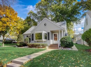 1032 S 87th St, West Allis, WI 53214
