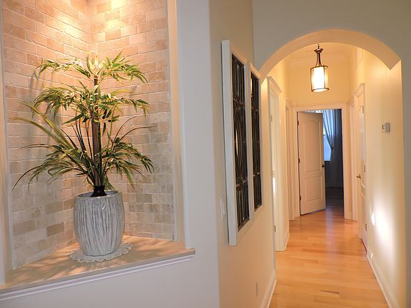 5th image of 3633 Christa Ct