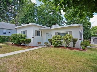 65 Hillcrest Ave, Pawtucket, RI 02860