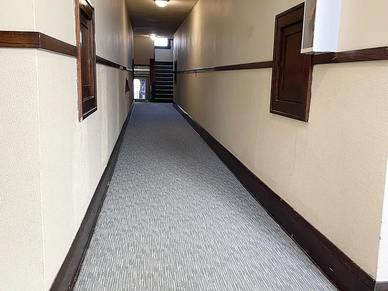 1516 Grand Apartments — Photo 18