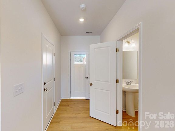 4th image of 397 Hendley Dr