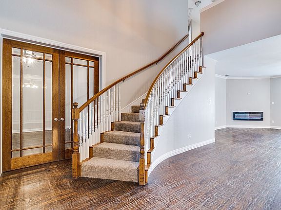 4th image of 2709 Thorn Ln