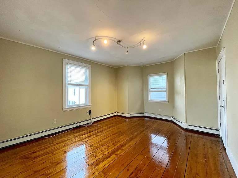 48 America St #2A — Photo 3