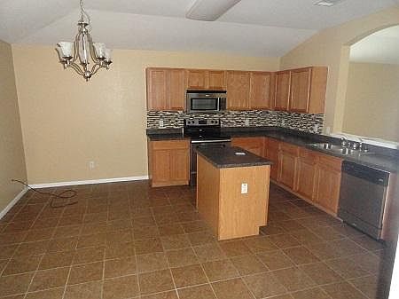 4th image of 411 E Orion Dr