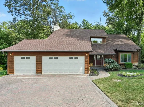 3605 Meadowglen Ct, Saint Charles, MO 63303