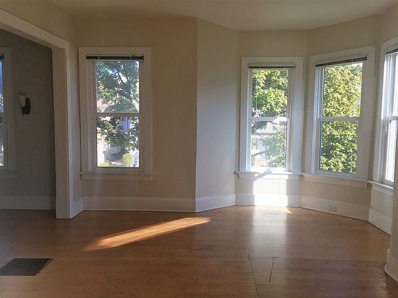 3rd image of 2507 N Oakland Ave
