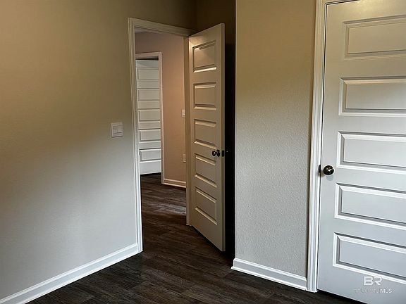 5th image of 13668 Logan Pl