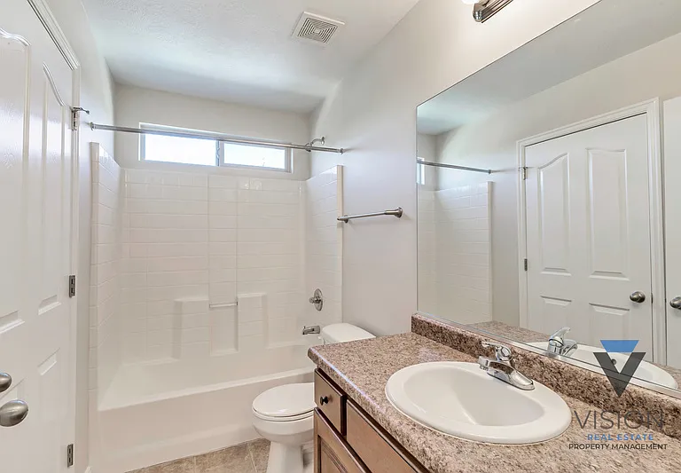 1143 W 150 N — Photo 13