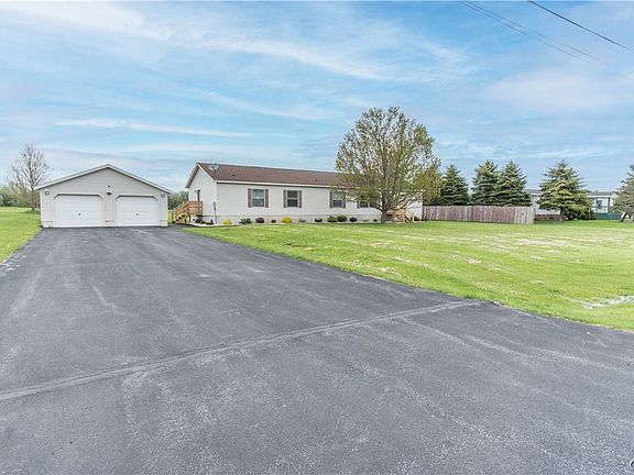 3rd image of 27165 Victory Ln