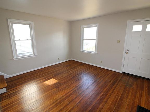 3rd image of 1433 N Star Ave