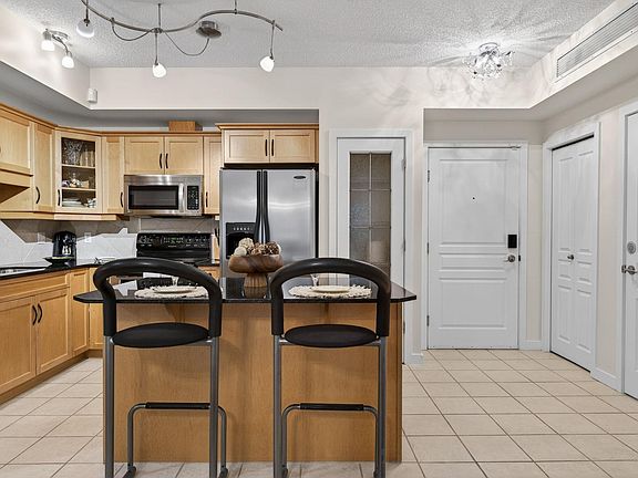5th image of 5 Gate Ave #208