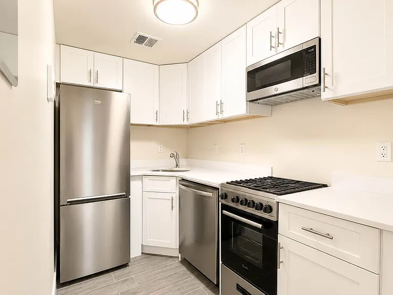 40 W 73rd St #4F — Photo 4