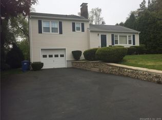 75 Russ Sim Hts, Groton, CT 06340