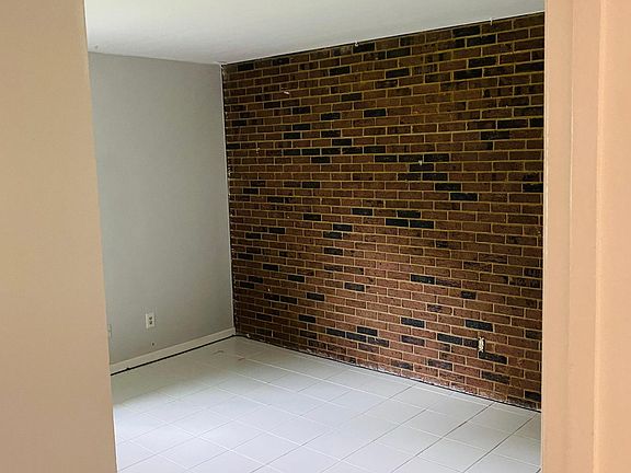 3rd image of 43320 Lee Lo Ln Unit 10