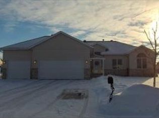 1557 Dorchester Ct, West Fargo, ND 58078