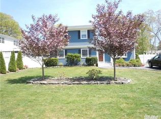 87 Old Neck Rd, Center moriches, NY 11934