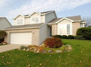 1122 Wayridge Dr, Madison, WI 53704