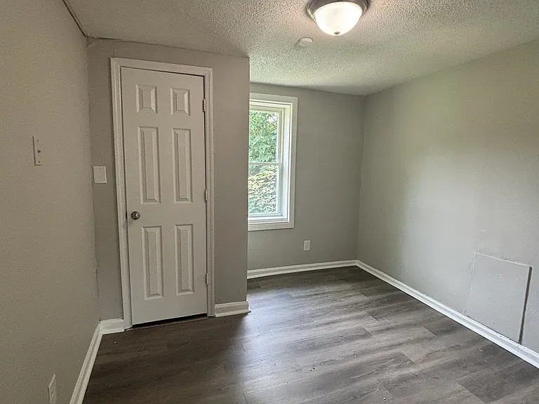 4009 Grasselli Ave SW — Photo 5