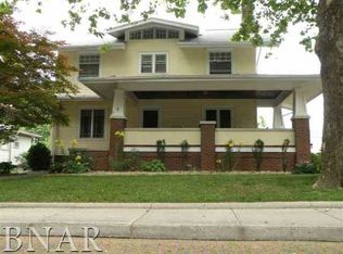 9 Whites Pl, Bloomington, IL 61701