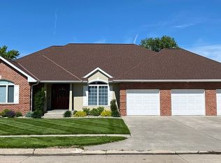 925 Fairway Dr, Oneill, NE 68763