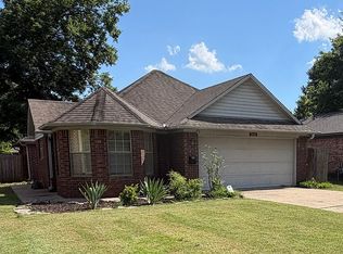 2021 Cross St, Conway, AR 72034