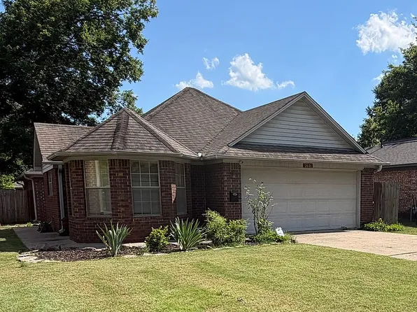 2021 Cross St, Conway, AR 72034