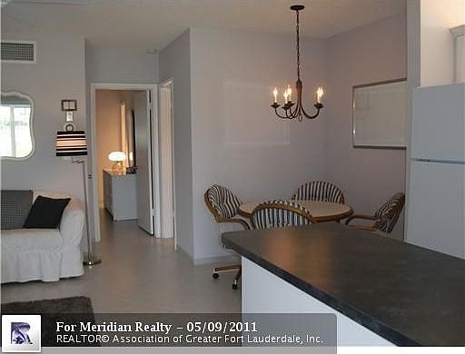 4th image of 745 SE 19th Ave APT 120