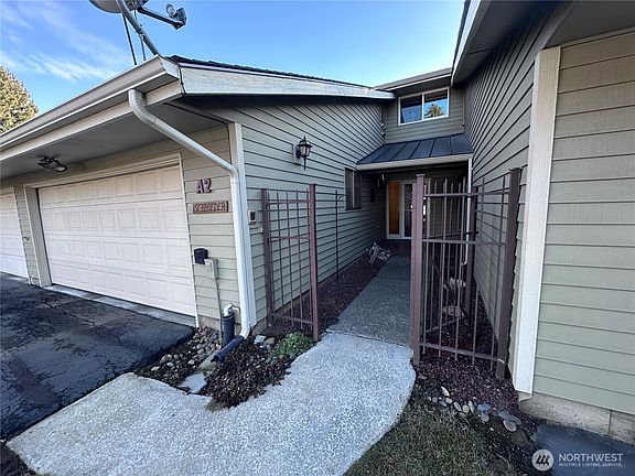 3rd image of 500 E Cherry Lane #A-2