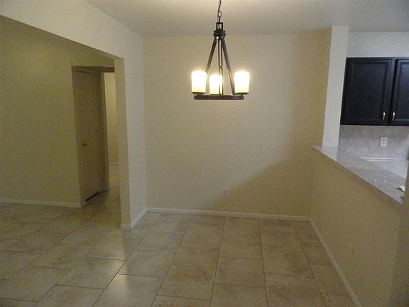 3rd image of 11003 Linden Gate Dr