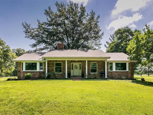 14620 Sportsmen Rd, Trenton, IL 62293