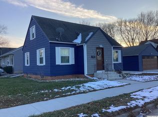 305 27th St SW, Mason City, IA 50401