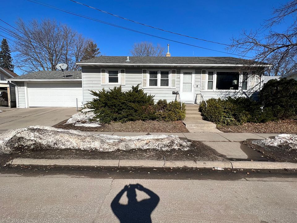 1st image of 68 E Sarnia St