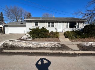 68 E Sarnia St, Winona, MN 55987