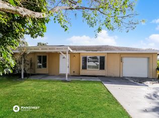 2299 SE Glover St, Pt Saint Lucie, FL 34984