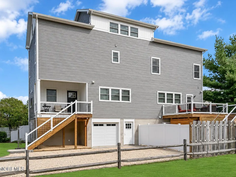46 Hudson Ave