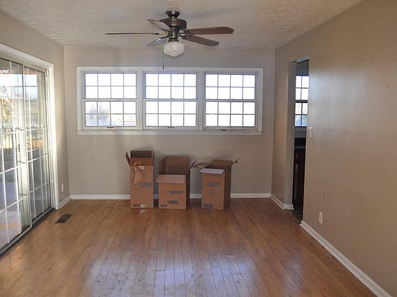4th image of 129 Brentlawn Dr