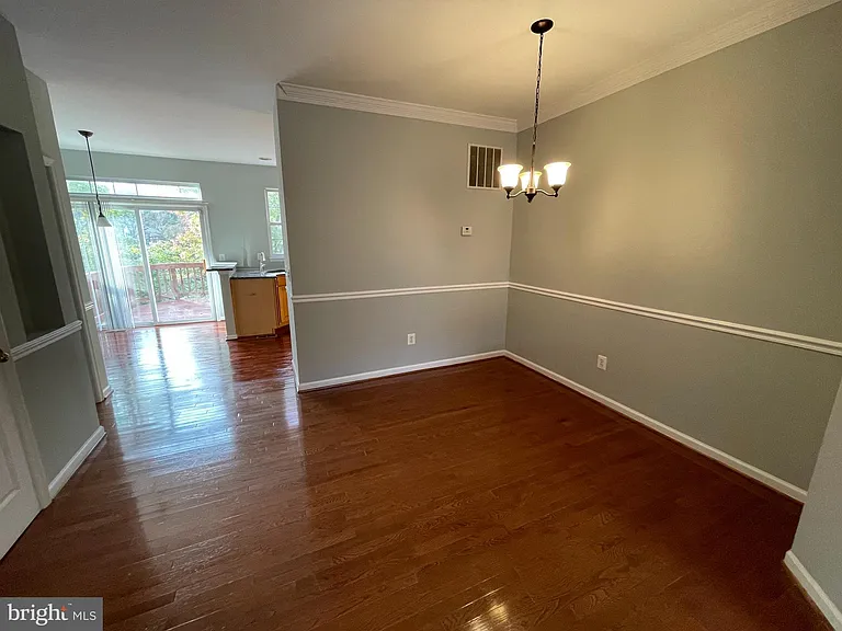 4106 Hazelwood Ct — Photo 4