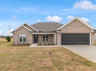 295 Knight Dr, Tuscumbia, AL 35674