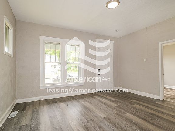 78967_003_living_room_13858384.jpg