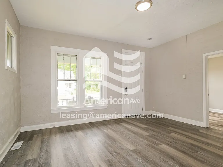 78967_003_living_room_13858384.jpg